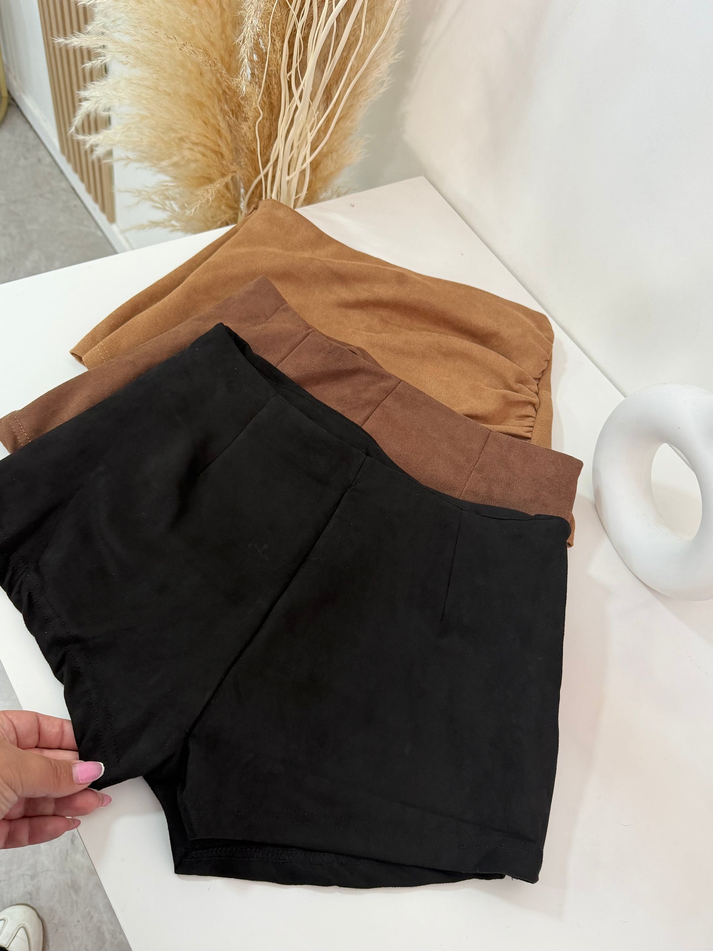 Falda short gamuza