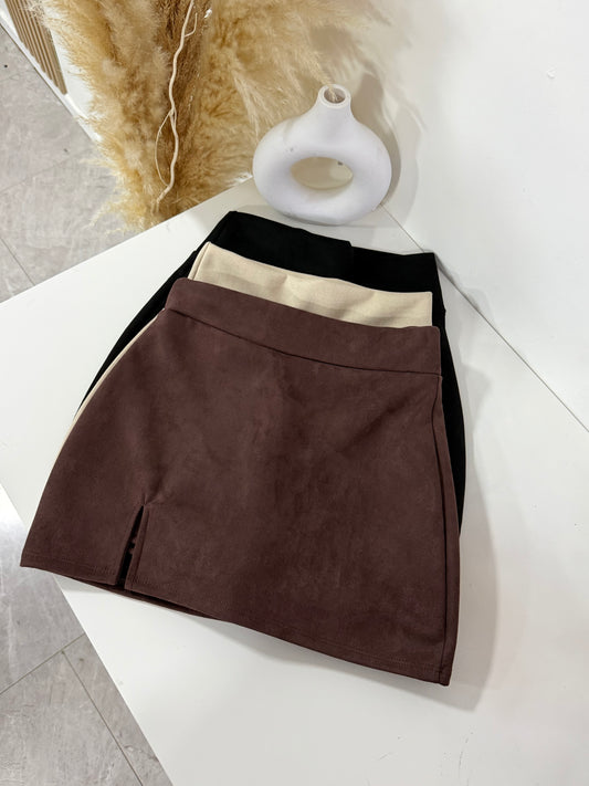 Falda short gamuza